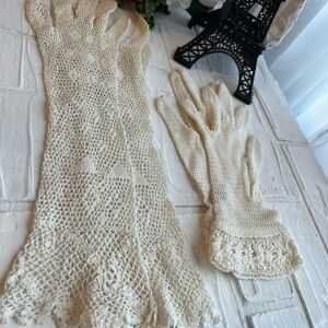Vintage Cream Lace Gloves